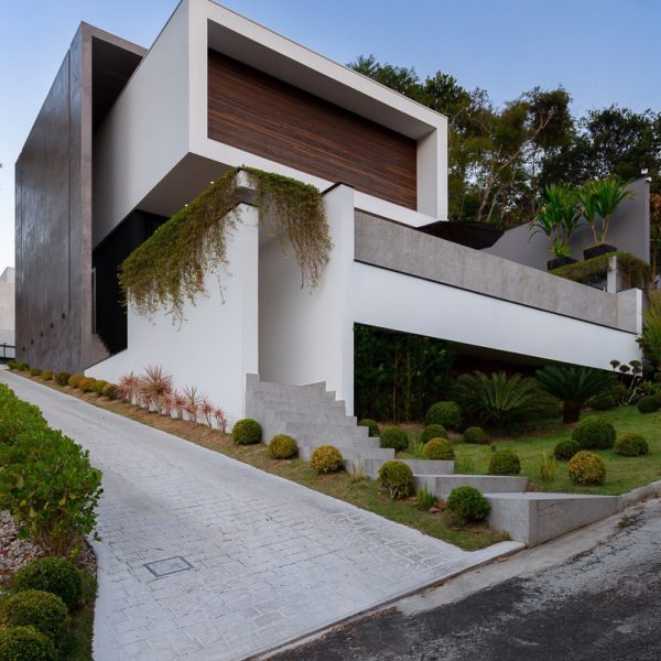 CASA EM CONDOMÍNIO FECHADO 7C